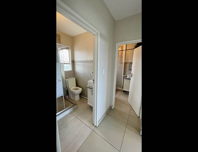 2.5 BEDROOM APARTMENT FOR SALE IN ESSENWOOD